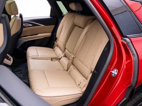 New 2026 Cadillac Lyriq Signature Sport w/ Nappa Leather Package AWD/4WD image 18