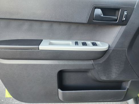 Used 2012 Ford Escape XLT image 21