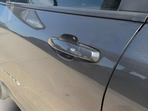 Used 2021 Chevrolet Equinox LS w/ LS Convenience Package FWD image 26