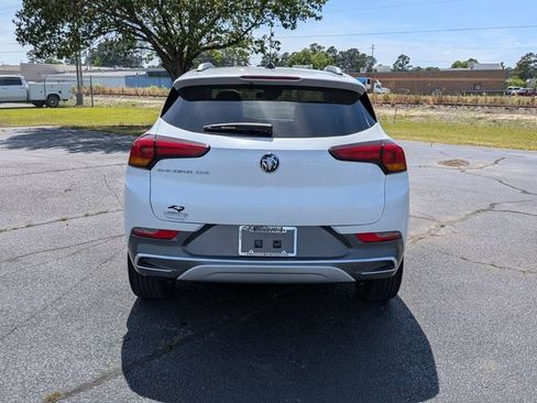 Used 2023 Buick Encore GX Essence w/ Experience Buick Package FWD image 4
