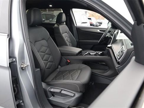 New 2026 Volkswagen Atlas Cross Sport SE image 27