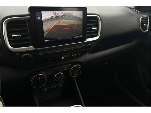 Used 2023 Hyundai Venue SE FWD image 22