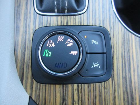 Certified 2019 GMC Acadia Denali w/ Technology Package image 31