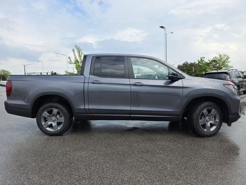 Used 2025 Honda Ridgeline TrailSport image 13