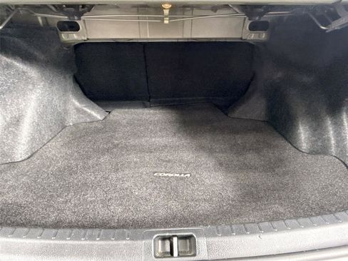 Used 2017 Toyota Corolla XLE w/ Carpet Mat Package (TMS) FWD image 35