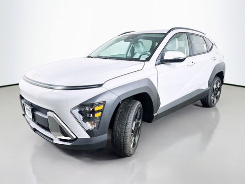 New 2025 Hyundai Kona SEL image 3
