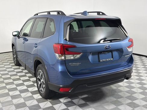 Used 2022 Subaru Forester Premium AWD/4WD image 7