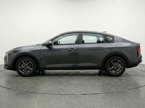 Used 2025 Kia K4 LXS image 5