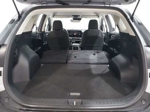 Used 2025 Kia Sportage LX FWD image 35