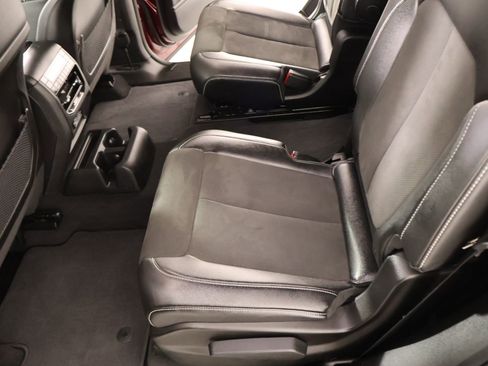 Used 2024 Jeep Grand Cherokee L Altitude AWD/4WD image 12