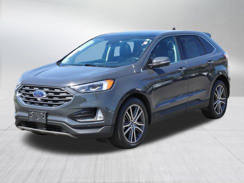 Used 2021 Ford Edge Titanium w/ Equipment Group 301A AWD/4WD image 3