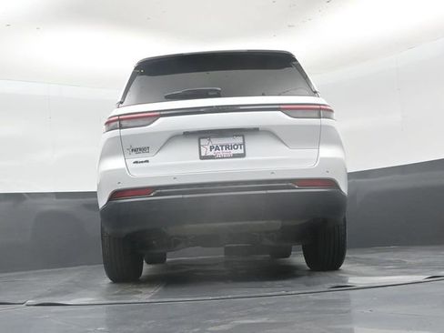 Used 2025 Jeep Grand Cherokee Altitude AWD/4WD image 41