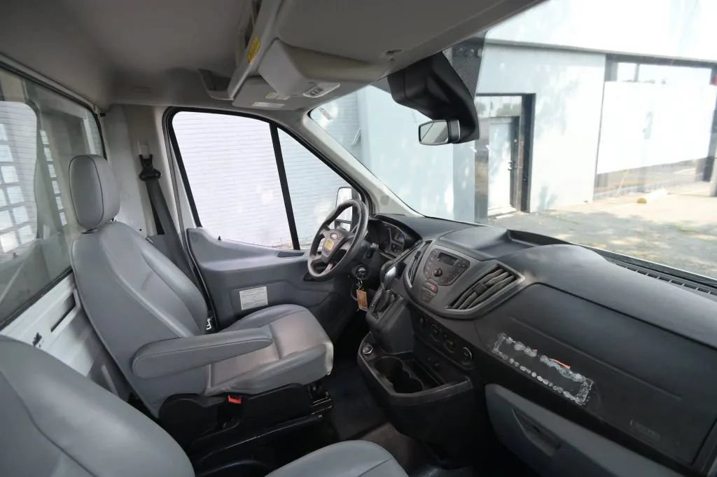 Used 2018 Ford Transit 250 138 RWD image 38