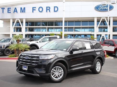 Certified 2025 Ford Explorer Active AWD/4WD image 2