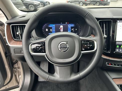 Used 2024 Volvo XC60 B5 Plus w/ Protection Package Premier AWD/4WD image 18