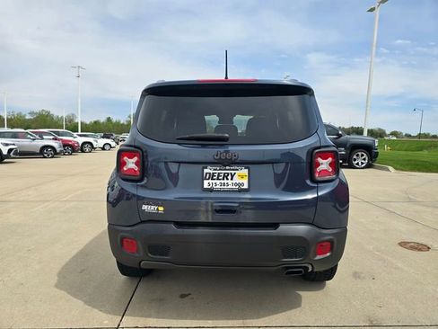Used 2021 Jeep Renegade Latitude AWD/4WD image 11