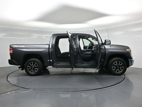 Used 2018 Toyota Tundra SR5 w/ TRD Off Road Package image 5