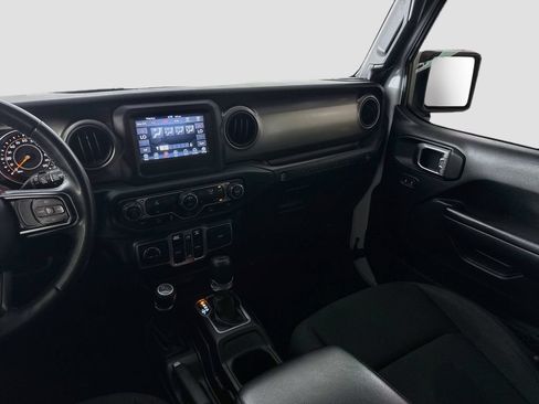 Used 2018 Jeep Wrangler Unlimited Sport S AWD/4WD image 25