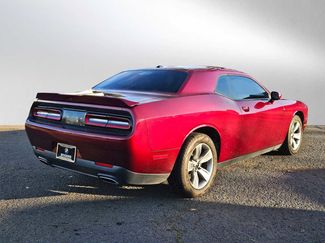 Used 2019 Dodge Challenger SXT video 3