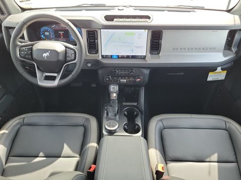 New 2026 Ford Bronco Outer Banks w/ Sasquatch Package AWD/4WD image 16