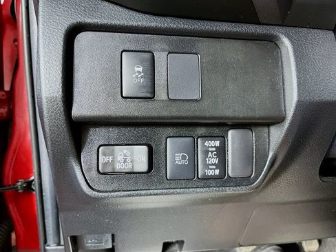 Used 2021 Toyota Tacoma TRD Sport AWD/4WD image 13