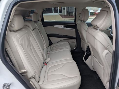 Used 2020 Lincoln Nautilus Premier w/ Equipment Group 101A image 23