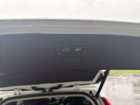 Used 2022 Volvo XC90 T5 Momentum w/ Climate Package AWD/4WD image 19