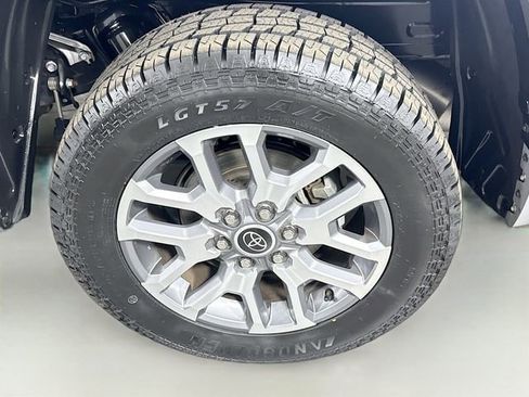 Used 2024 Toyota Tundra Platinum image 31