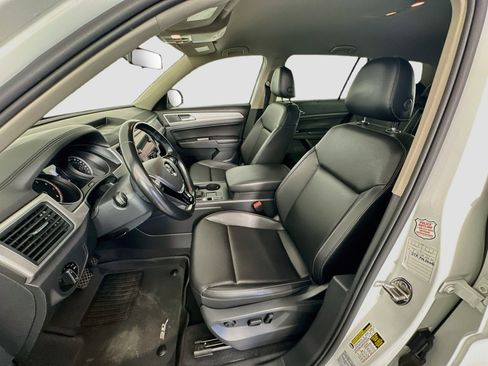 Used 2018 Volkswagen Atlas SE FWD image 13