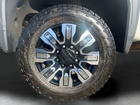 Used 2024 GMC Sierra 3500 Denali w/ Denali Reserve Package image 10