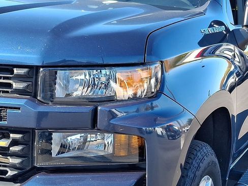 Used 2020 Chevrolet Silverado 1500 Custom w/ Custom Value Package image 9