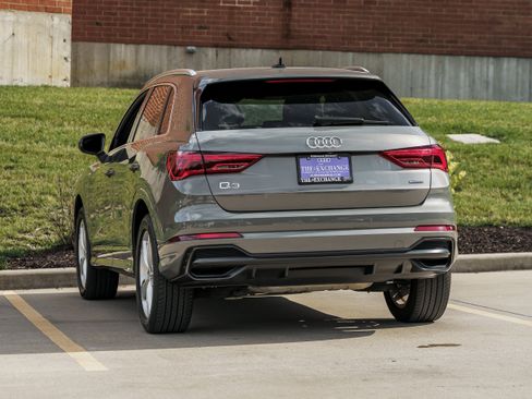 Used 2021 Audi Q3 2.0T Premium w/ Convenience Package AWD/4WD image 4