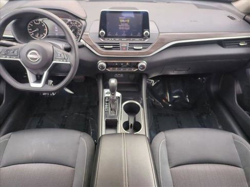 Used 2024 Nissan Altima 2.5 SV image 17