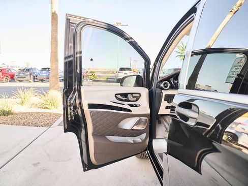 Used 2021 Mercedes-Benz Metris Passenger w/ Premium Safety Package image 17