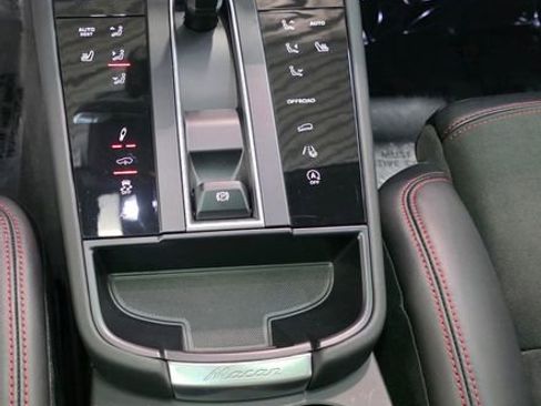 Used 2023 Porsche Macan GTS image 23
