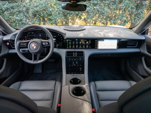 Used 2022 Porsche Taycan image 23