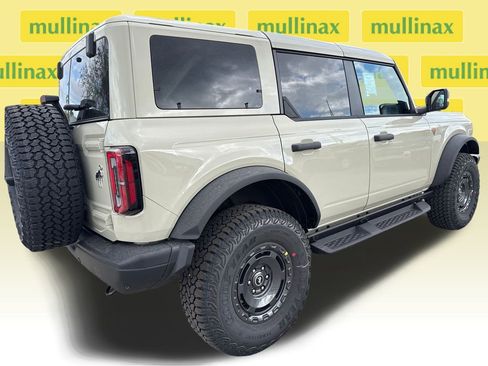 New 2025 Ford Bronco Badlands image 16