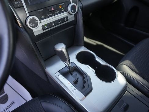 Used 2012 Toyota Camry SE image 28
