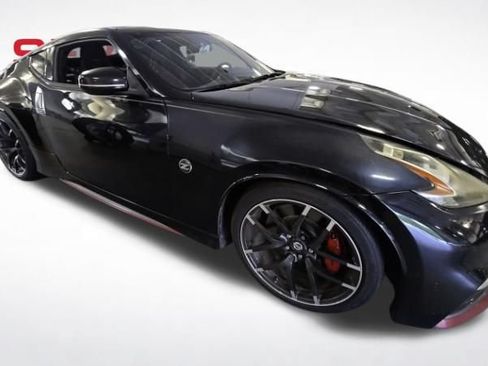 Used 2015 Nissan 370Z NISMO RWD image 13