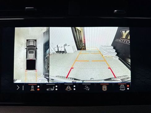 Used 2025 GMC Sierra 1500 AT4 w/ AT4 Premium Package image 11