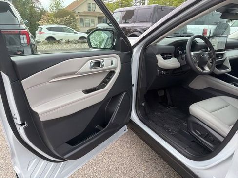New 2026 Ford Explorer Active AWD/4WD image 12