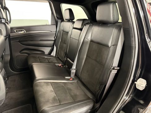 Used 2019 Jeep Grand Cherokee Altitude AWD/4WD image 29