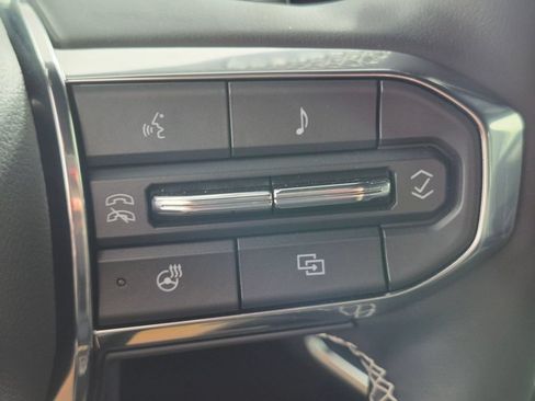 Used 2025 GMC Acadia Denali FWD image 18