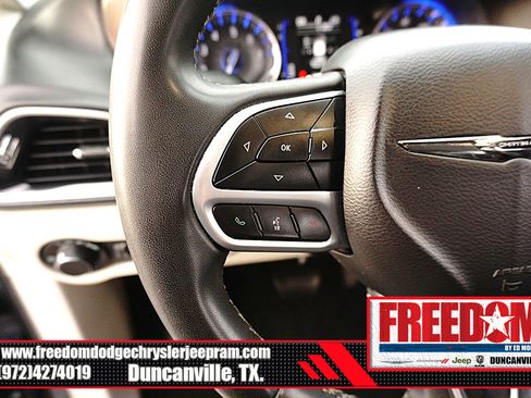 Used 2023 Chrysler Voyager LX image 26