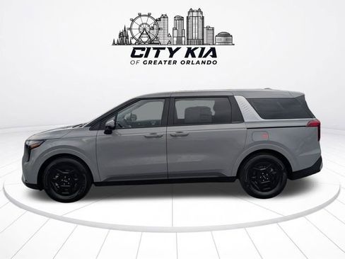 New 2027 Kia Carnival LX FWD image 4