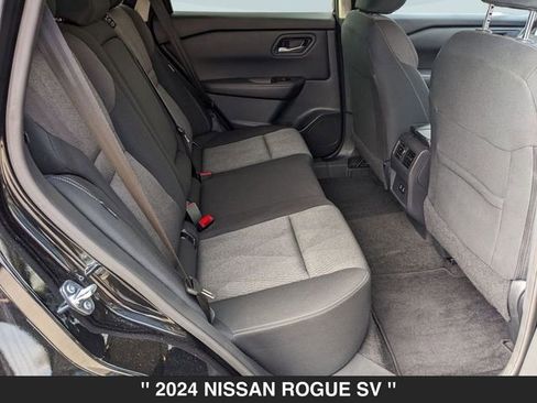 Used 2024 Nissan Rogue SV image 27