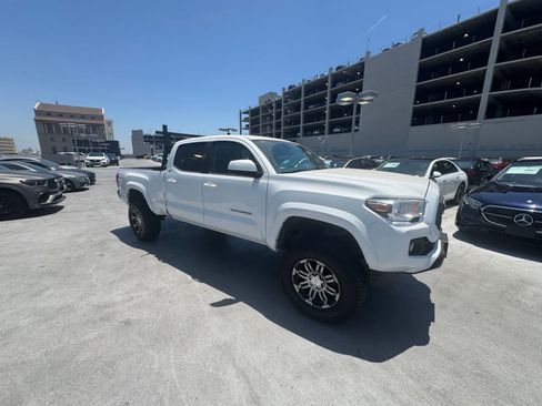 Used 2021 Toyota Tacoma SR5 RWD image 2