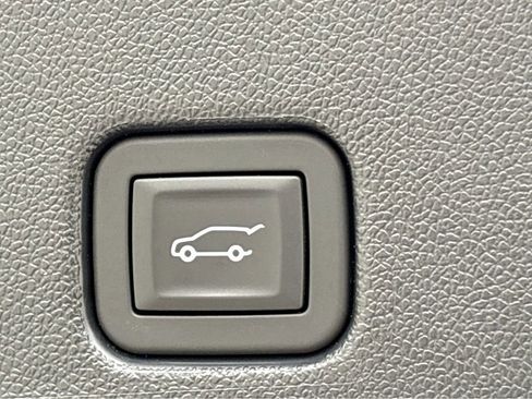 Used 2025 Buick Enclave Preferred FWD image 20