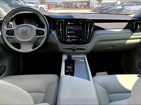 New 2025 Volvo XC60 B5 Plus w/ Protection Package Premier image 9