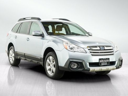 Used 2013 Subaru Outback 2.5i Limited AWD/4WD image 7